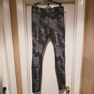 NWT NIKE Women's Black and Gray Running Leggings